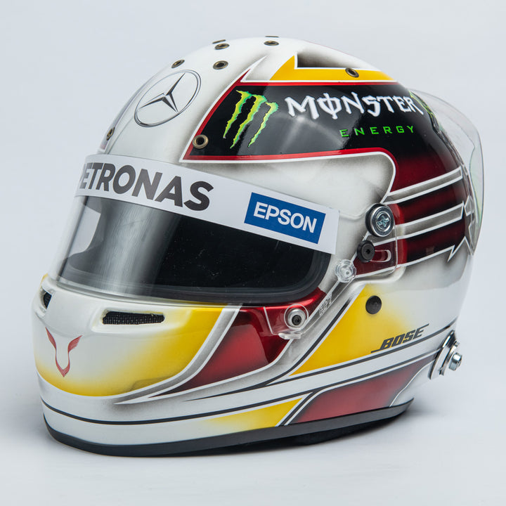 Lewis Hamilton 2015 Champion - Scale 1:1