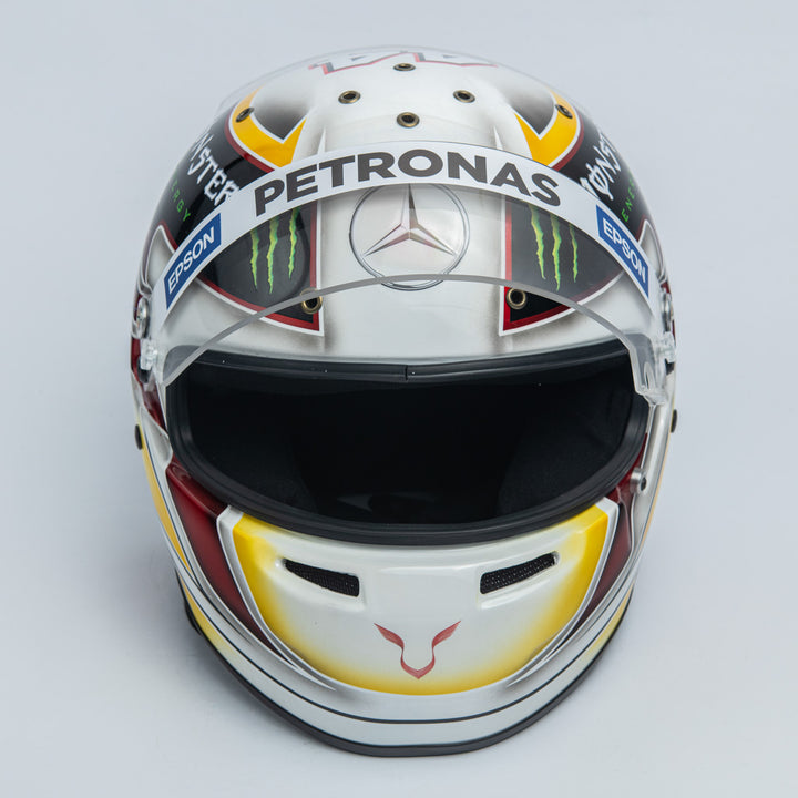 Lewis Hamilton 2015 Champion - Scale 1:1