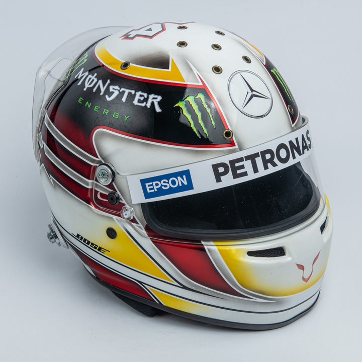 Lewis Hamilton 2015 Champion - Scale 1:1