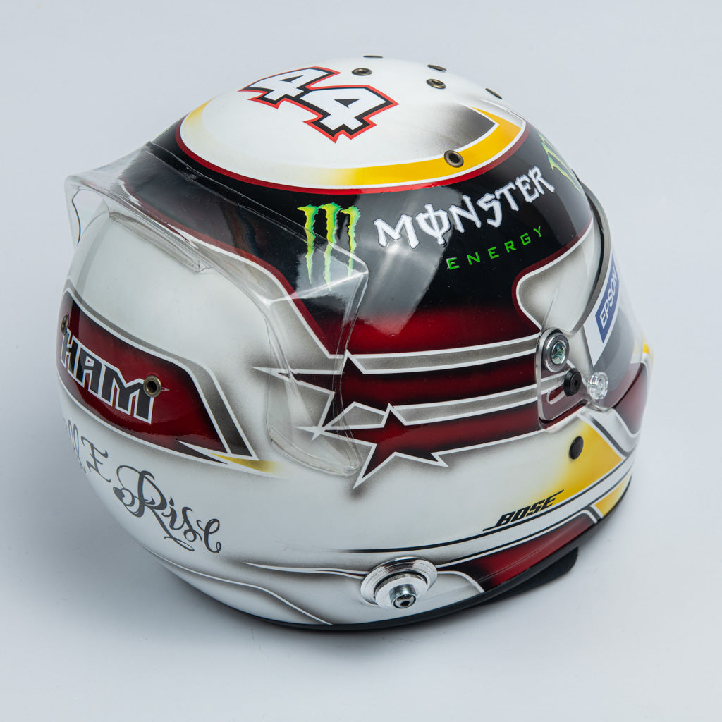 Lewis Hamilton 2015 Champion - Scale 1:1