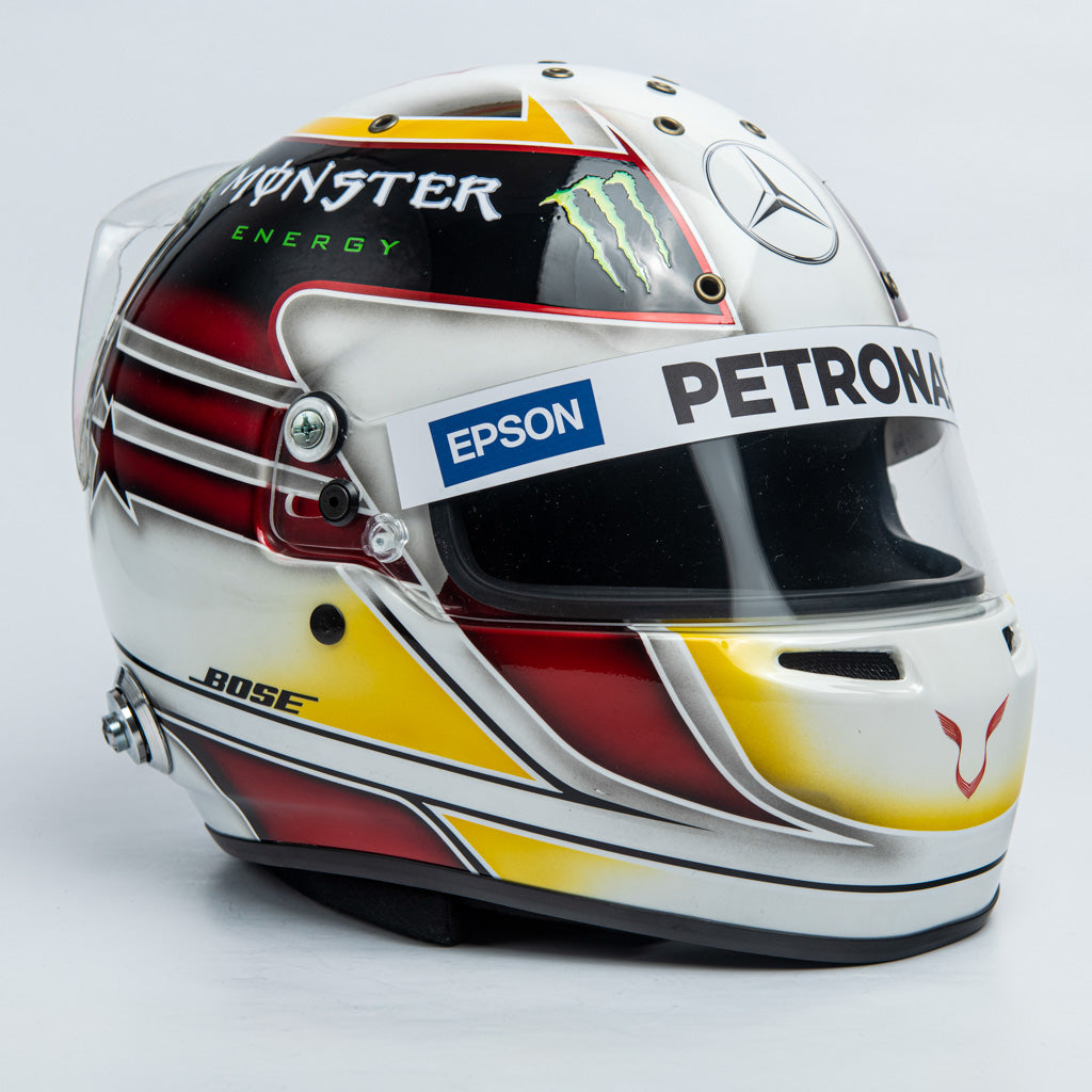 Lewis Hamilton 2015 Champion - Scale 1:1