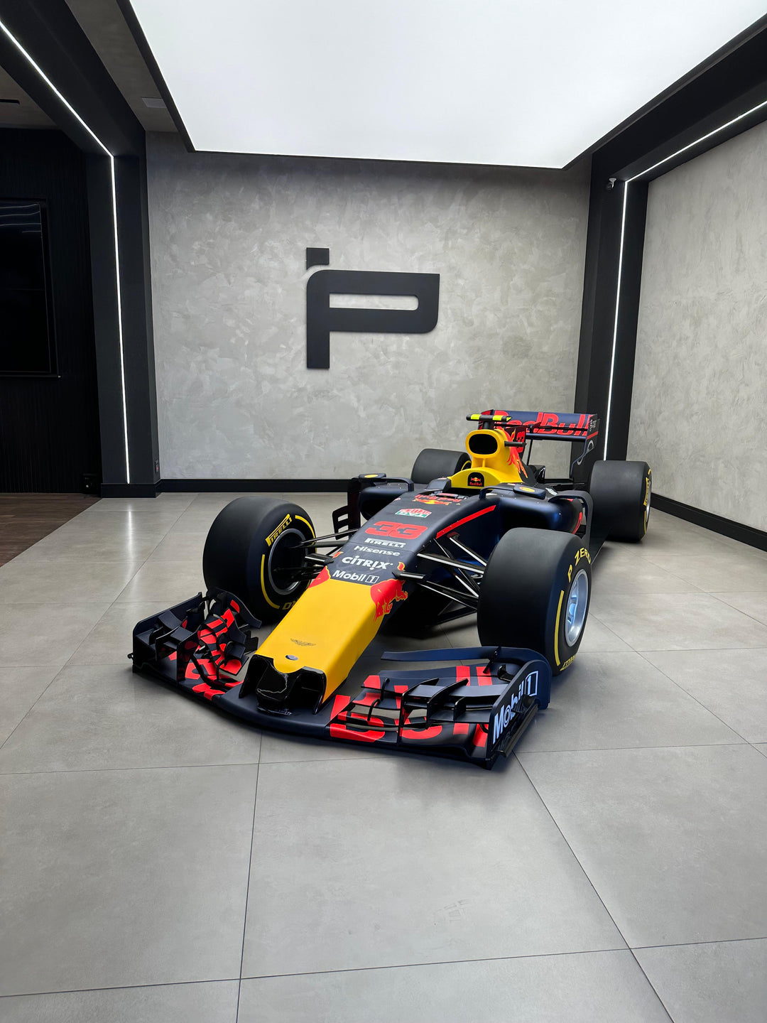 RB13 Tribute - 2017 Size 1:1