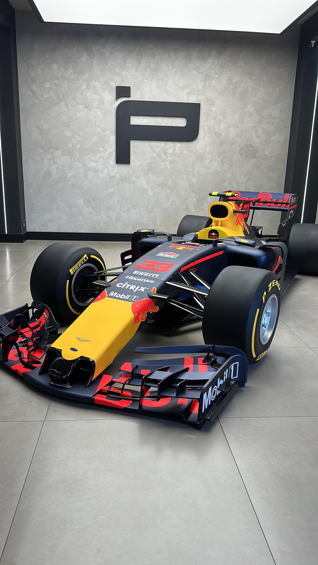 RB13 Tribute - 2017 Size 1:1